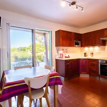 T3 Rez De Jardin,piscine Privée *